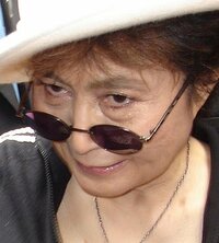 image Yoko Ono