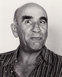 Warren Mitchell